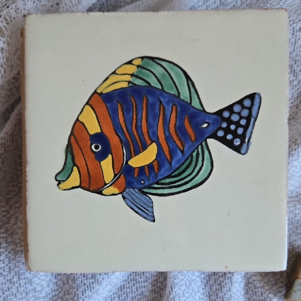 Colorful Ceramic Fish Tile - Multicolor - Picture 2 of 5